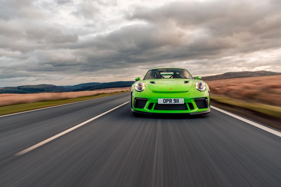  Porsche 911 GT3 RS (991) 2018 года  (UK) (фото 9 из 39)